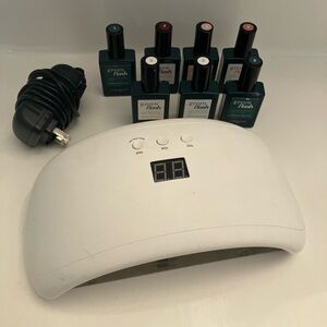White LED Nail Lamp with Green Flash Polishes
